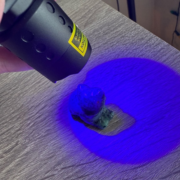 Ruby Zoisite Stone Small Cat Crystal - Picture 4 of 4